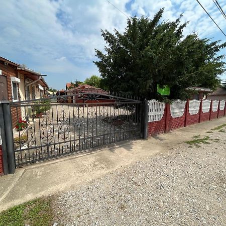 Tiszavirag Apartman Tiszakeszi Exterior foto